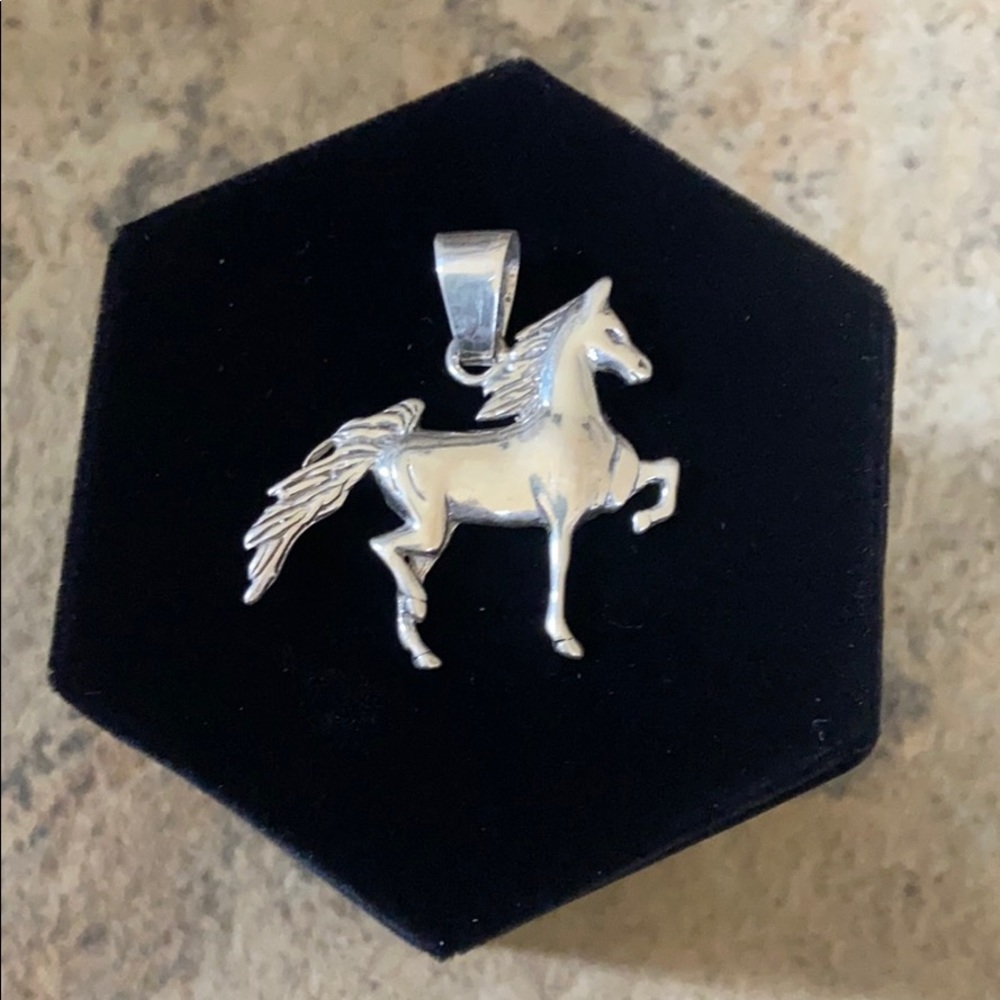 🎈Vintage Sterling Horse Pendant
